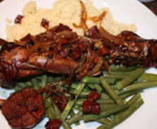 Gestoofde runderborst in eigen jus met boontjes